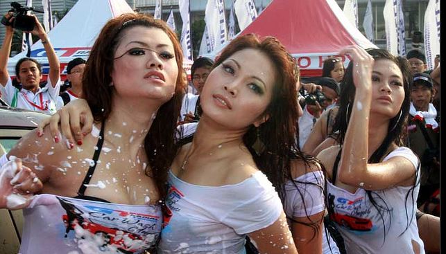 Wet Babes - Hot Sexy Groups 6