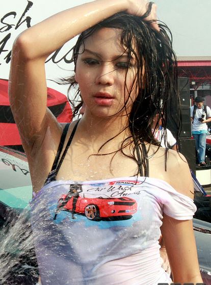 Wet Babes - Hot Sexy Groups 5