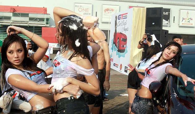 Wet Babes - Hot Sexy Groups 4