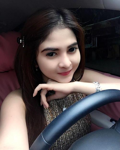 Aldira Chena - Selebriti 12