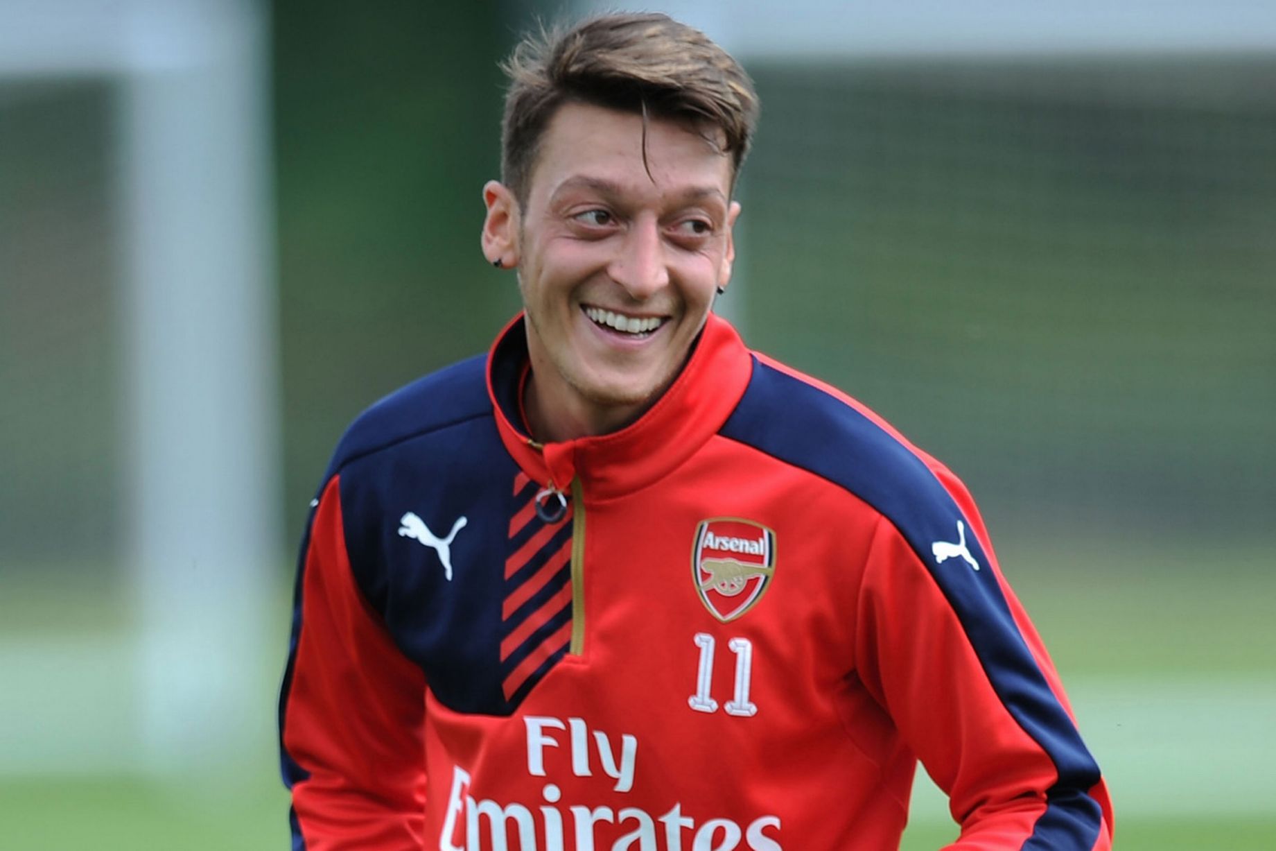 Mesut Özil berita sepak bola