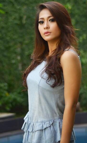 Nabila Gomez | Selebriti4