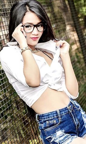 Lia Loerenzha | Featured Models2